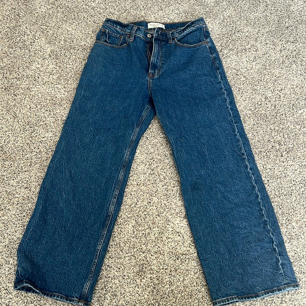 Abercrombie 90’s relaxed Jean high rise 29 Extra Short